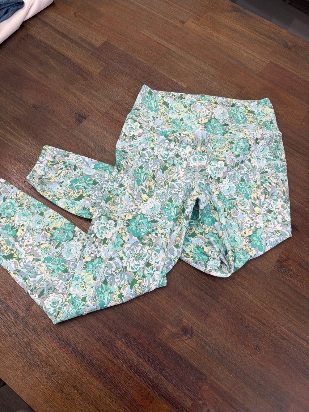 Gottex Floral Print Leggings in Mint Green, Light Blue, White whit pockets